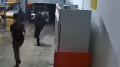持刀匪闯面厂被业主狂吼慑退 警：正追缉两嫌犯