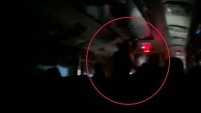 巴士司机超速还看视频 屡劝不听乘客发飙