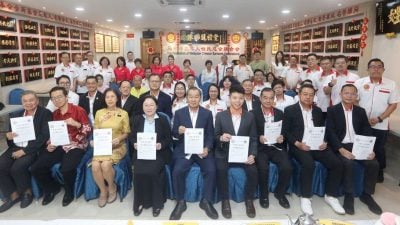 推动“希望工程”报考华文运动 姓总 宗乡亲 拨款15万