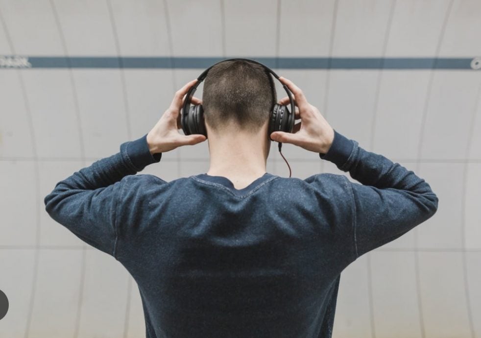 常戴耳机当心听力受损!这款耳机风险最高