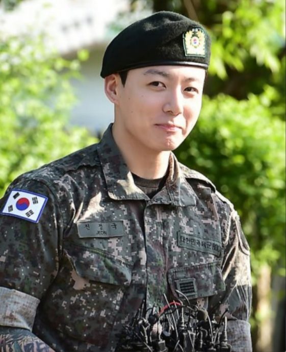 帽子1字句踩政治地雷 柾国@BTS被韩网怒骂“叛国”