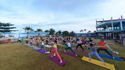 庆国际瑜伽日 集体瑜伽大汇演