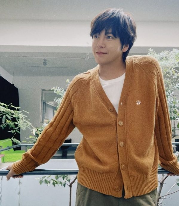 张根硕罹癌2年没拍戏 签新公司当玄彬师弟