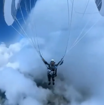 影片造假？中国滑翔伞爱好者声称被云吸至8000多公尺高空　路透社：片段涉AI制作