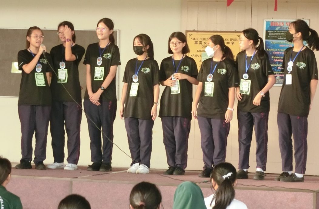 待上网:学海学记主文|霹雳女中少年军团女童军 领袖营点燃未来