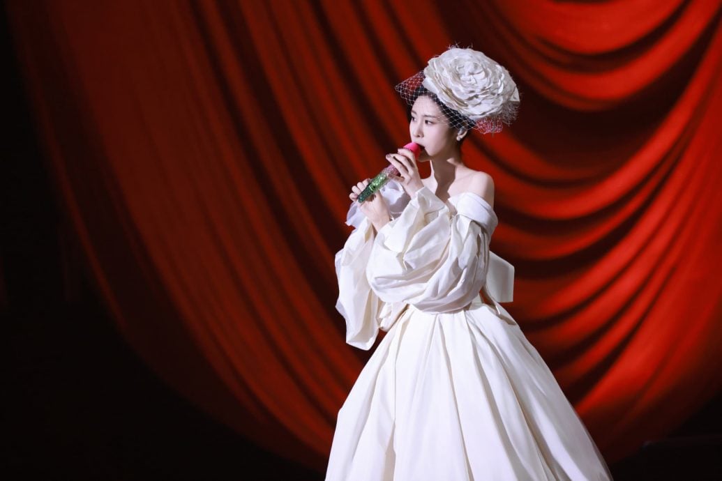 徐小凤惊喜现身台下送爱心 张碧晨学唱粤语歌被批可怕