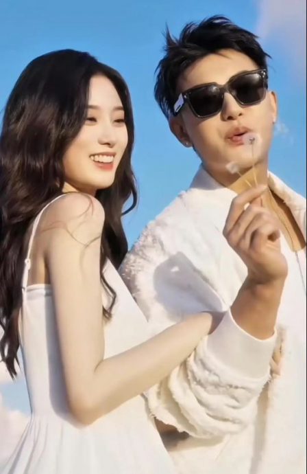 徐艺洋跨国换游压力大到哭　黄子韬心疼自打耳光