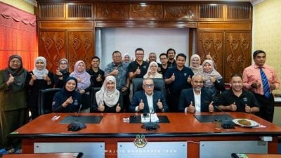 怡市长：管理收垃圾 剪草等 市厅焦点确保清洁