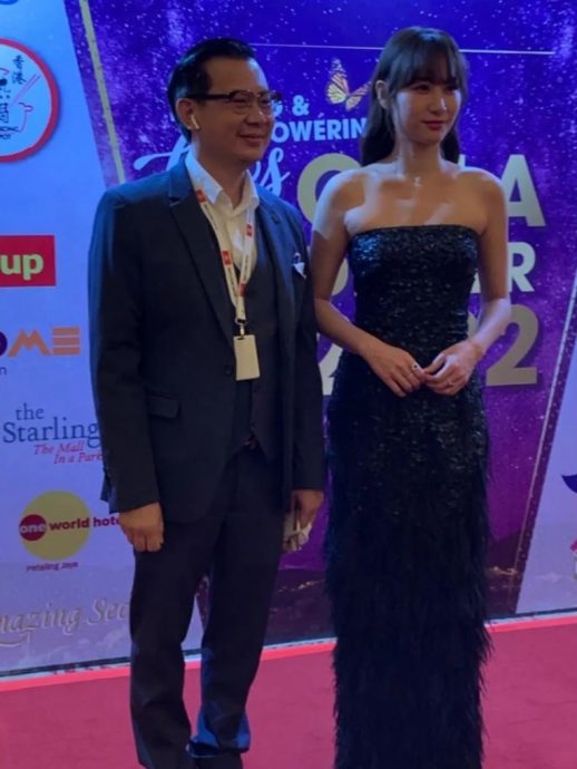 息影多年被列为“失踪人口” 徐子珊现身巴黎美术馆