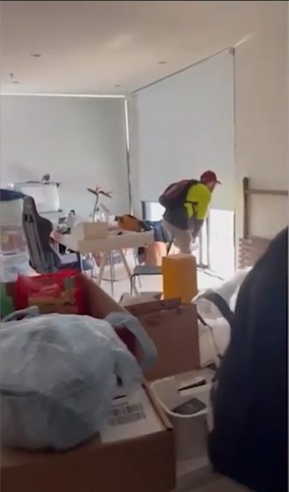  情侣度假回到家惊见半裸男子  穿他们的衣服、盗刷银行卡