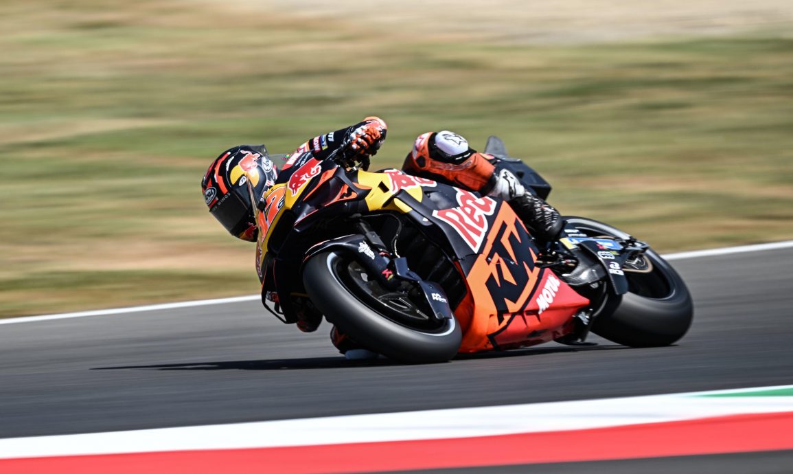意大利站世界摩托车大赛| 贝泽奇首练技压群雄  维纳勒斯次练飙第一