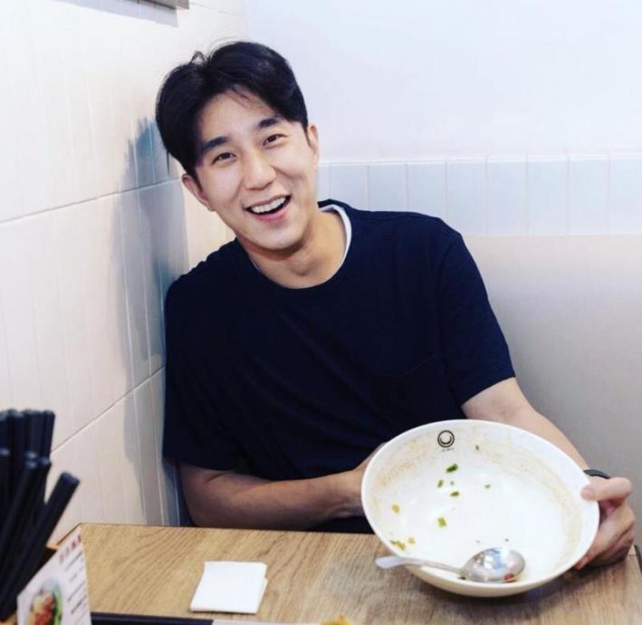 房祖名惊变中年秃 网呼:比成龙显老