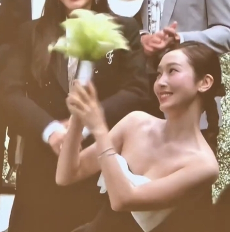 房祖名惊变中年秃 网呼:比成龙显老