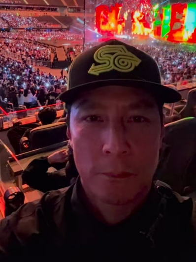 打卡Stray Kids演唱会 吴彦祖陪女儿追星获赞