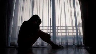 疑遭母亲及吸毒男友疏忽照顾 2姐妹花吃不饱住不好