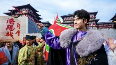 中国景区出动美男计 专责向女游客“放电”