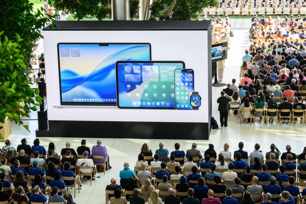 拼盘 苹果全球开发者大会 开放AI服务增加繁体中文等语言