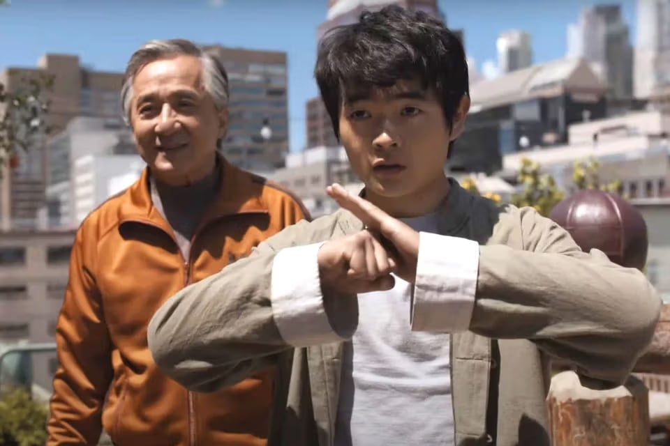 新戏港映2天仅收4万 成龙连扑网叹时代终结