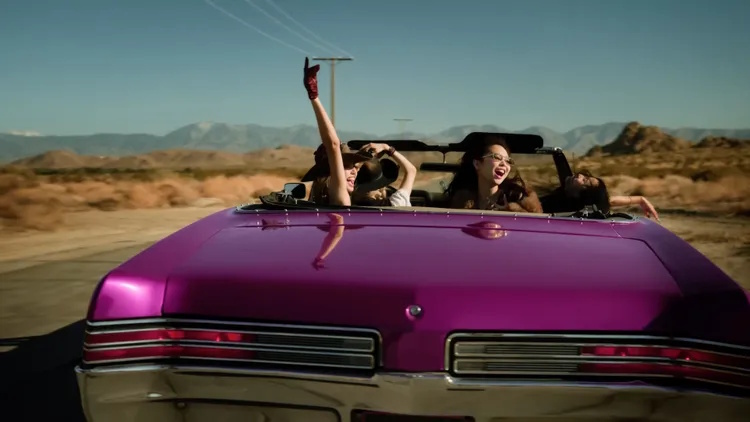 无预警释出世巡预告 BLACKPINK沙漠合体奔驰