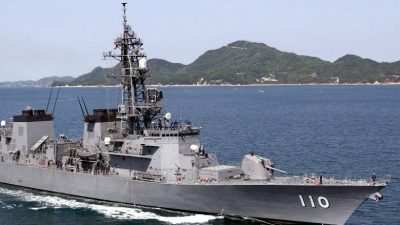 日驱逐舰驶经台海 中解放军全程跟监