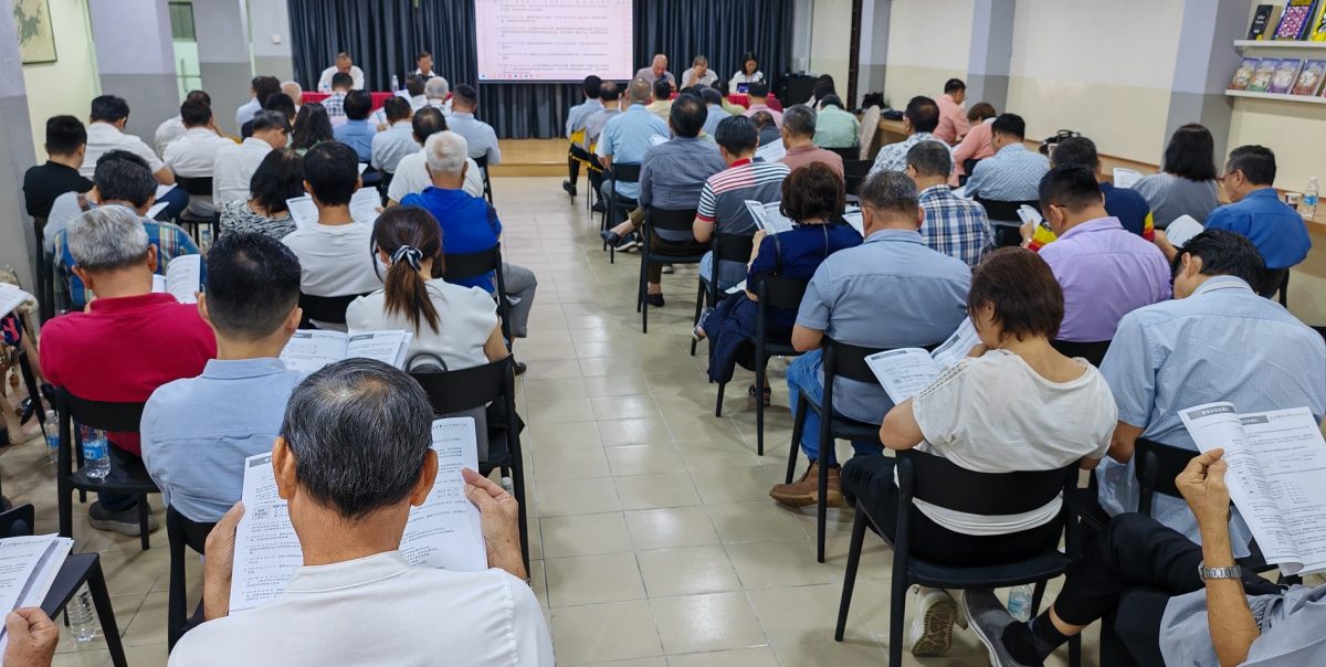 早报头//大都会:巴生中华独中赞助人大会,李登基与拿督王鸿兴,当选董事长及署理董事长