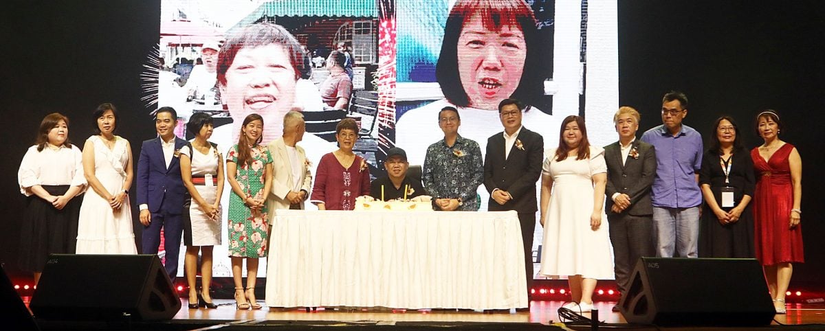 早报版头//大都会/爱关怀之家20周年晚宴/3图