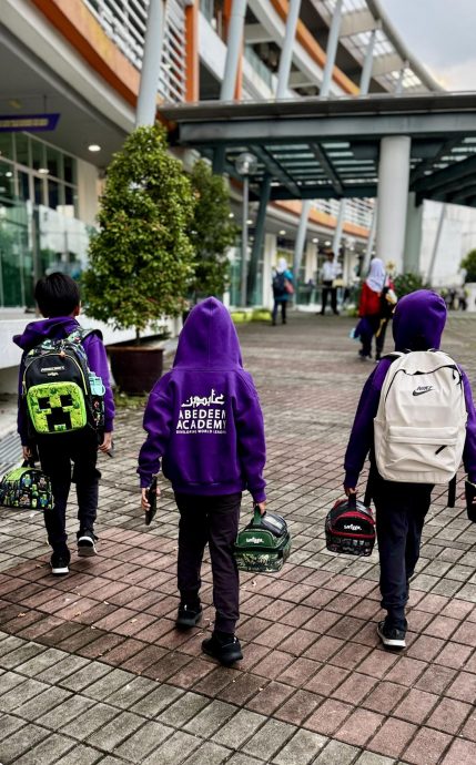 暖势力|“我的爸爸是超人！” 兑现对亡妻承诺 单亲父辞职抚养3子