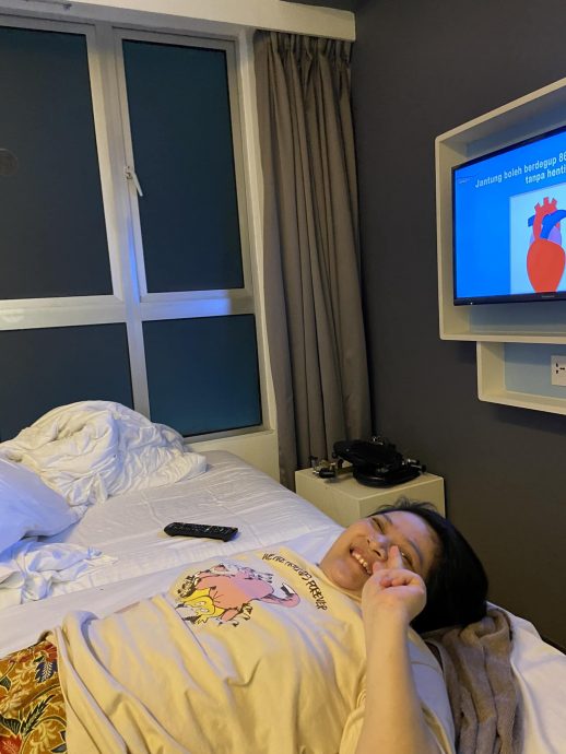 患病失明瘫痪19年，心态依旧开朗