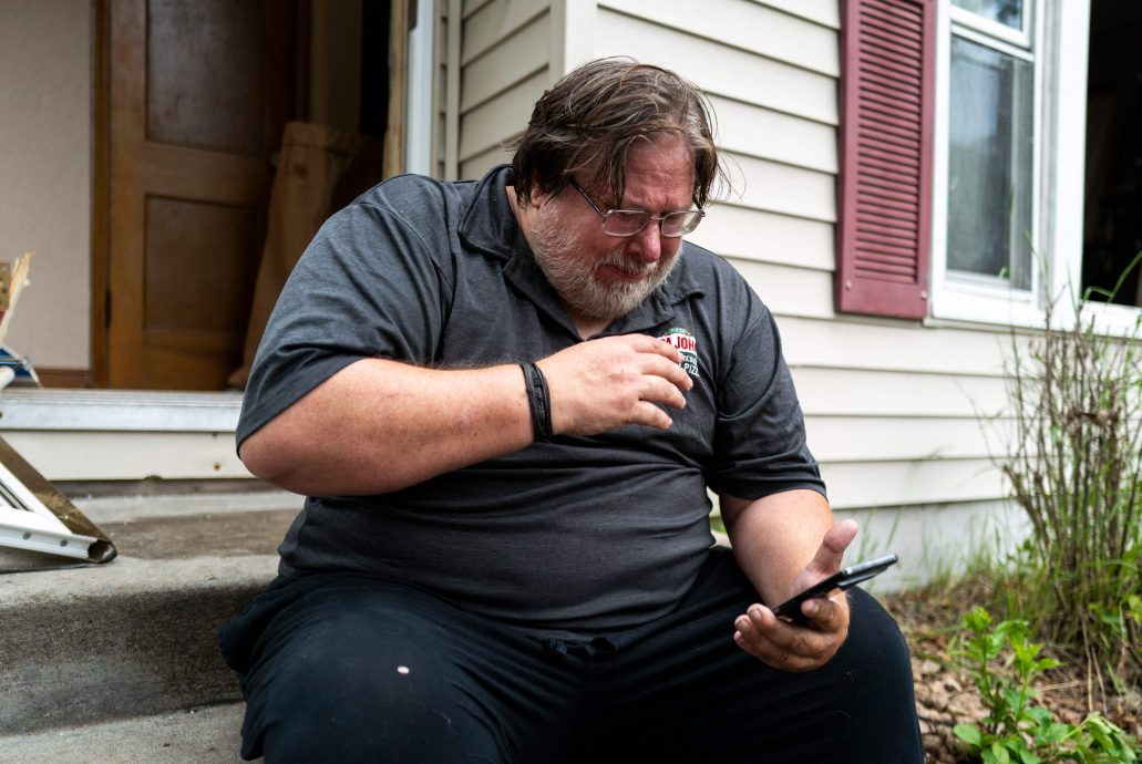 暗杀众议员枪手身分曝光 车上有反特朗普活动宣传标语