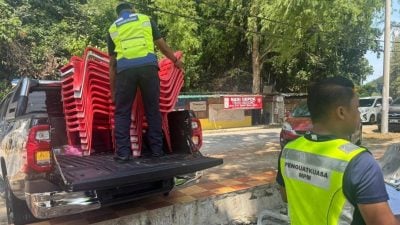 曼绒市会：收入场费违法 七湾海滩免费开放