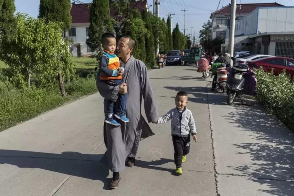 曾救上百弃婴「和尚爸爸」涉诈骗善款被捕  