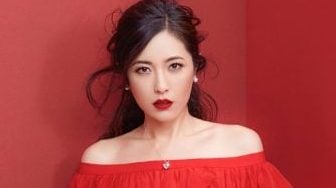 视频 | 曾黎见粉丝太少脱口“就4个？”　网酸：被你告没的