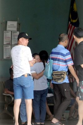 未上网/全国/船难夫妇死者遗体被领出