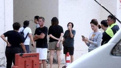 快艇翻覆5死| 家属领出夫妇遗体 料一家三口10日举殡