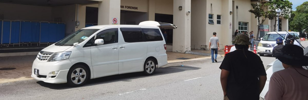 未上网/全国/船难夫妇死者遗体被领出