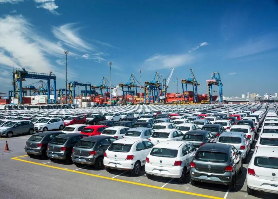 李书福：全球汽车严重产能过剩 吉利不再扩大汽车产能