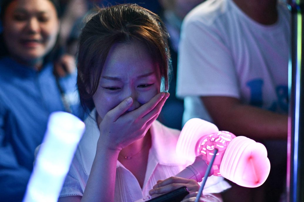 李在明出口民调大胜金文洙 选情中心爆欢呼声