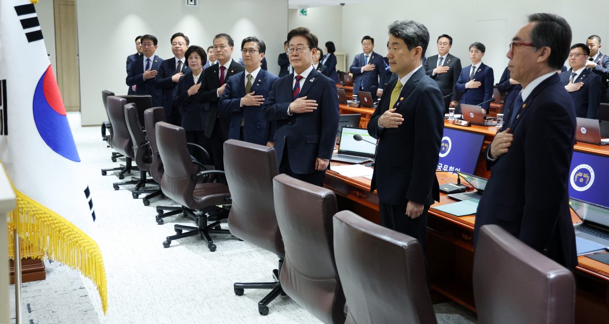 李在明就任首日 龙山总统办公室空无一人 直言“像坟墓”