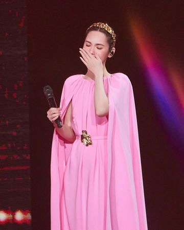 杨丞琳5年世巡划句点 叹“经历人生高低潮”台上泪崩