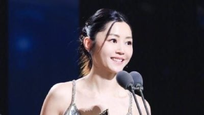 微博电影之夜| 卫诗雅“奖”不停  获颁年度表现力演员