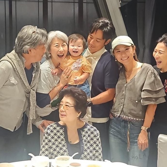 林子祥歪脸照惹担忧 林德信代父回应：越唱越健康