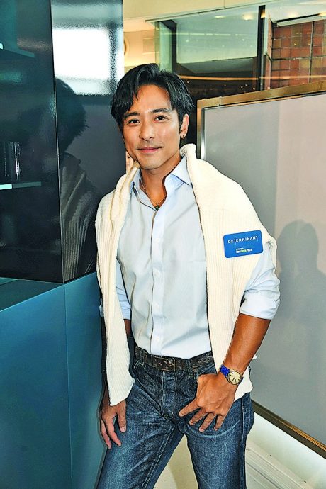 林子祥歪脸照惹担忧 林德信代父回应：越唱越健康