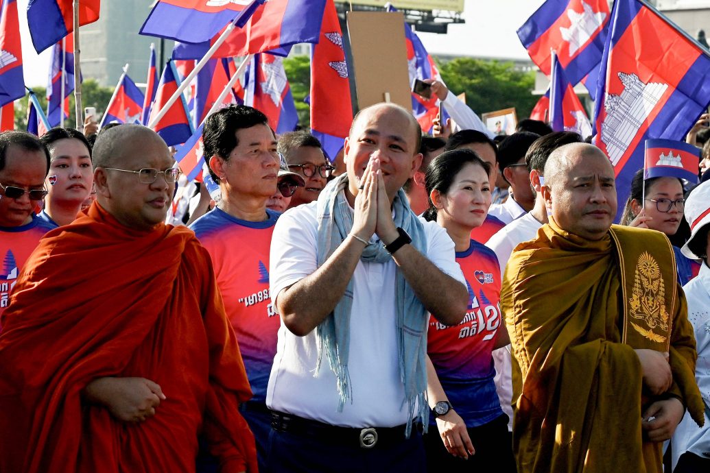 柬埔寨人民走上街头游行 力挺政府维护国家领土