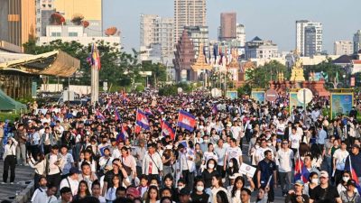 柬埔寨人民上街游行  力挺政府维护国家领土