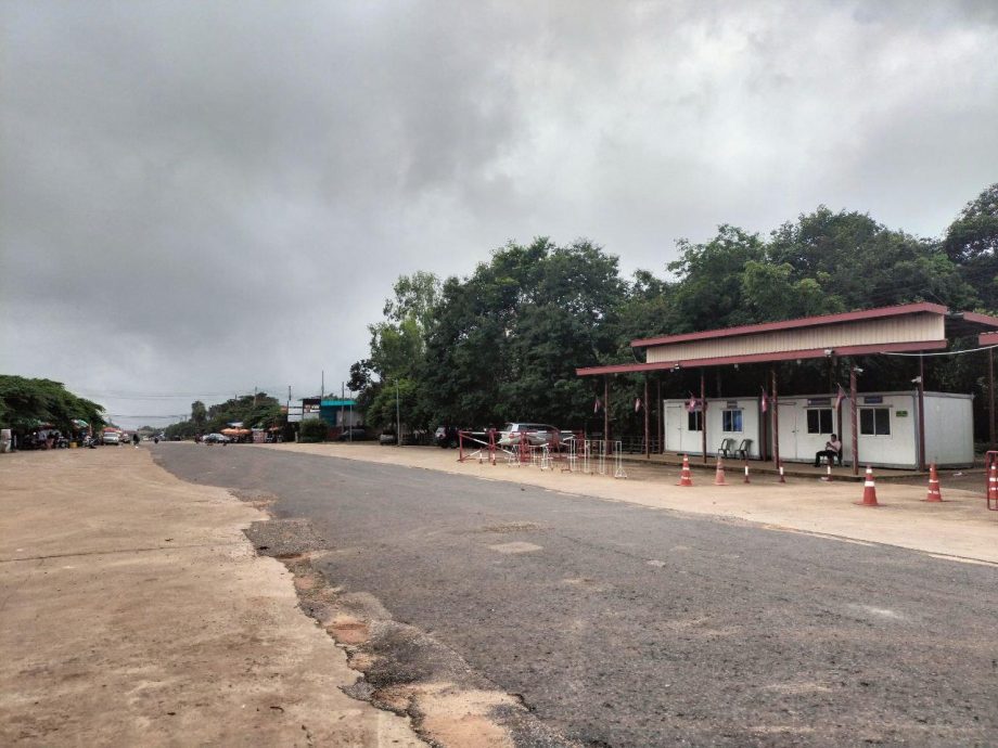 柬游客到争议性寺庙唱国歌 泰柬先后关闭一口岸