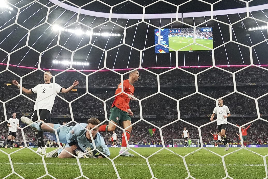 欧国联半决赛| 40岁C罗轰关键致胜球  葡军25年来首胜德国