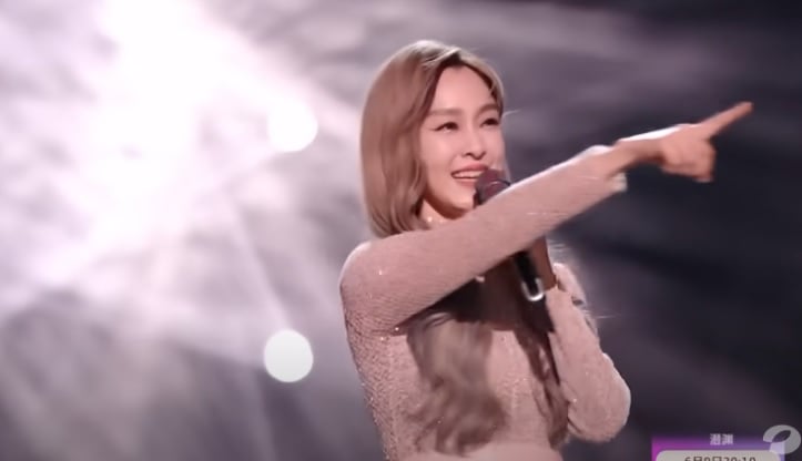  歌手2025|范玮琪声音狂抖被淘汰爆哭 网民抬出张韶涵拉踩