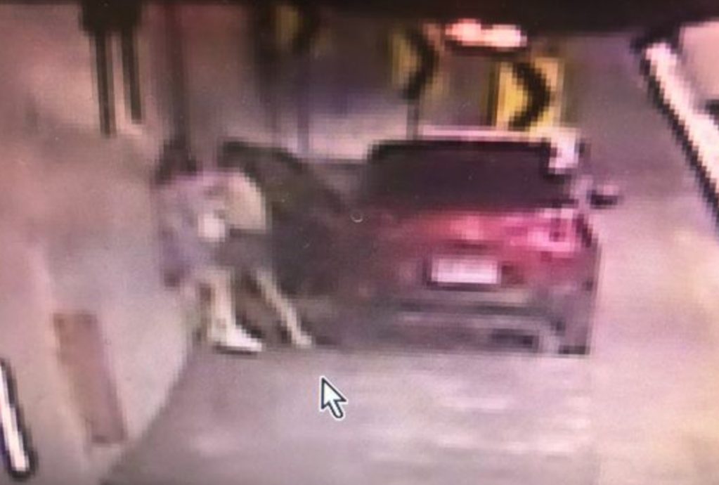  母女隧道内互殴 竟然是为了这件事......