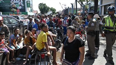 泰国关闭与柬埔寨陆路入境站  边境现混乱多人受困