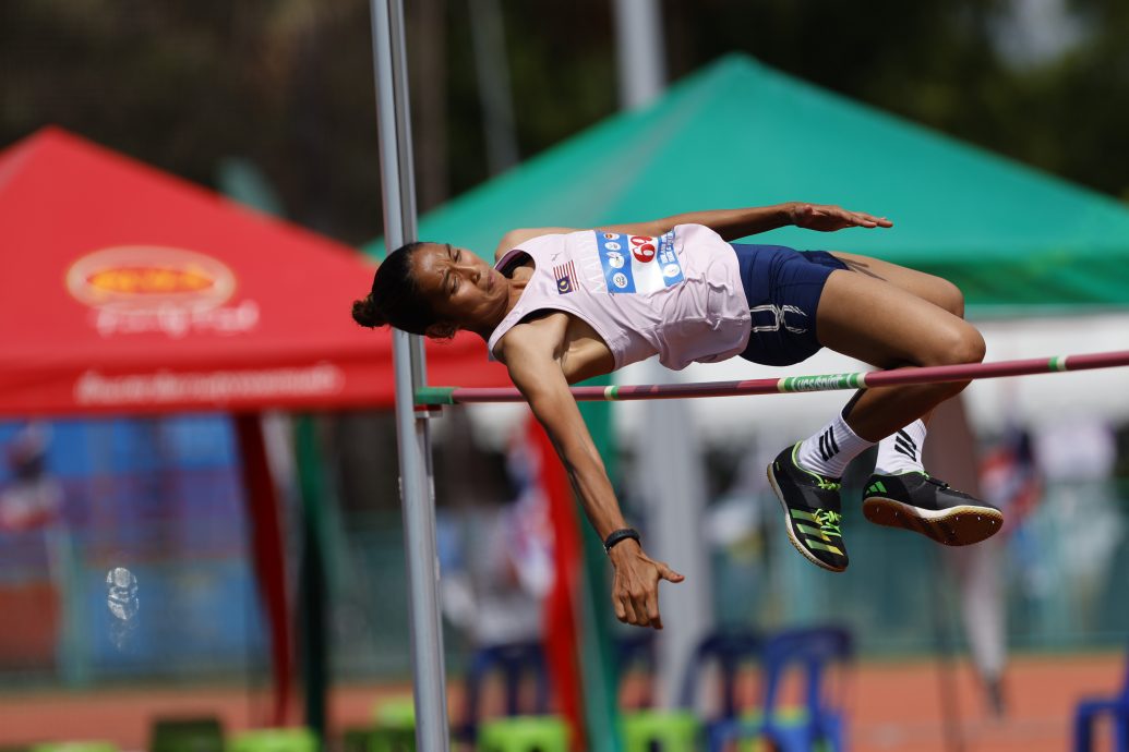 泰国田径公开赛  诺丽雅娜夺女跳高金牌